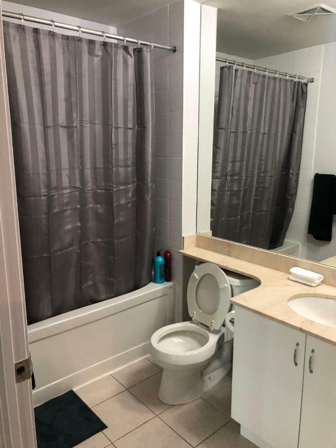 Executive 1 Bedroom Condo Sleeps 2 トロント エクステリア 写真