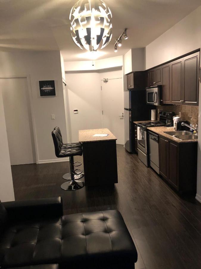 Executive 1 Bedroom Condo Sleeps 2 トロント エクステリア 写真